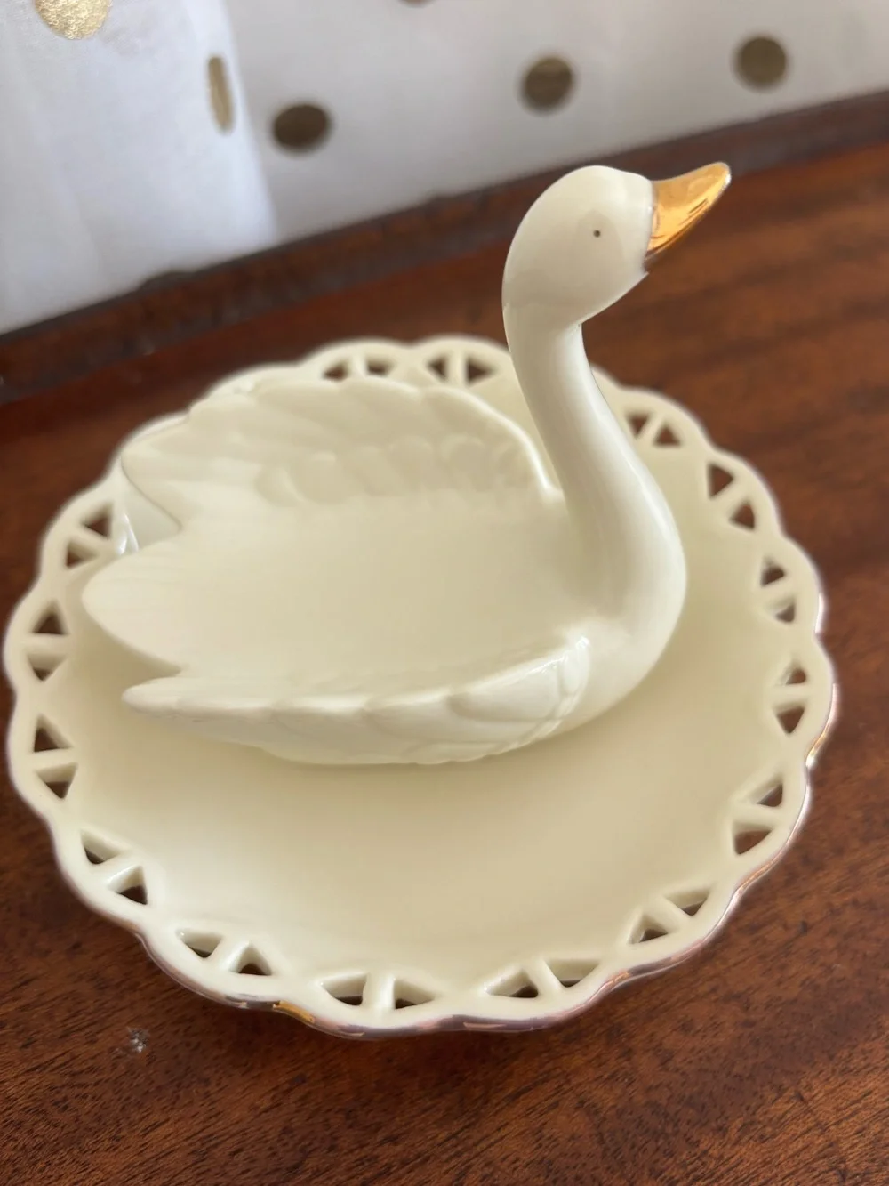Vintage 80s Avon Porcelain Swan Jewelry Holder 22K Gold Accents